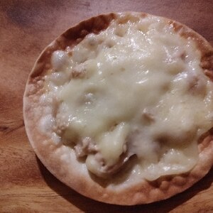 餃子の皮のシーチキンマヨのピザ